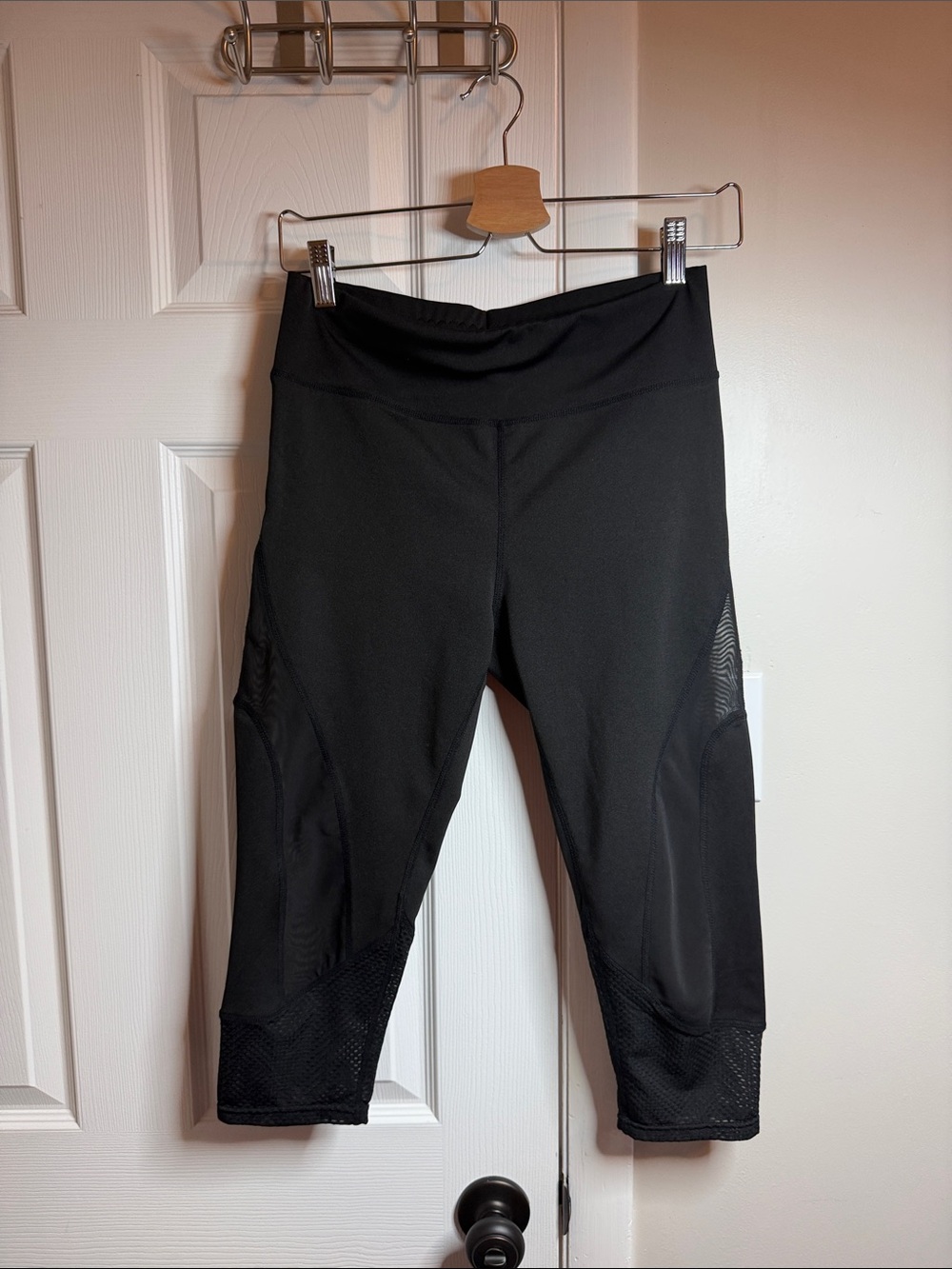 Black Athletic Crop Leggings